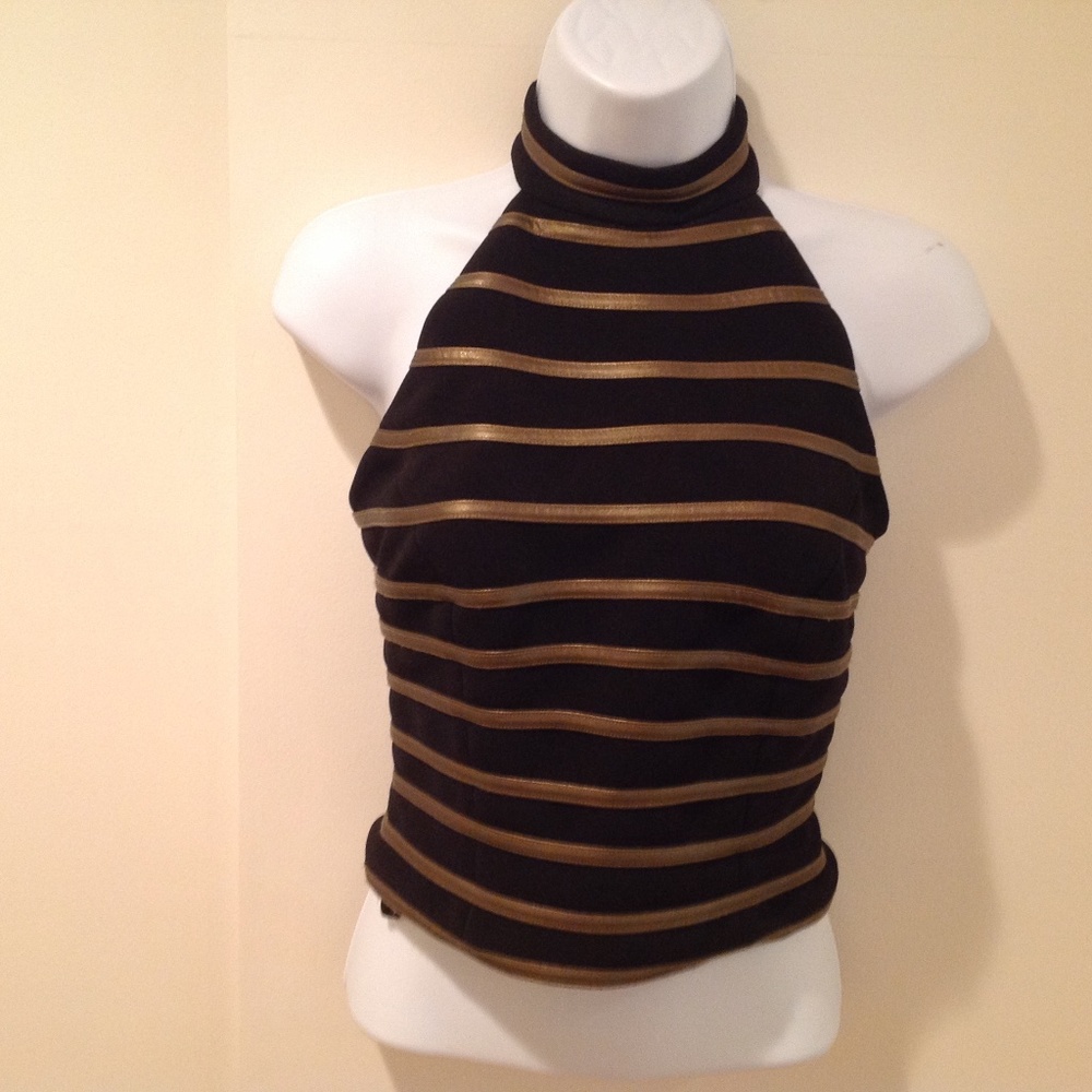 Cache Halter Top